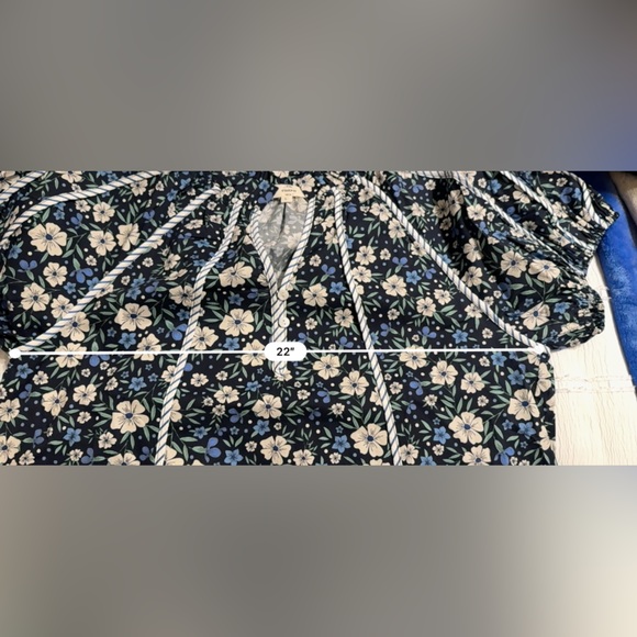 entro Navy Floral Puff-Sleeve Ruffle Blouse Size Large - Picture 7 of 8